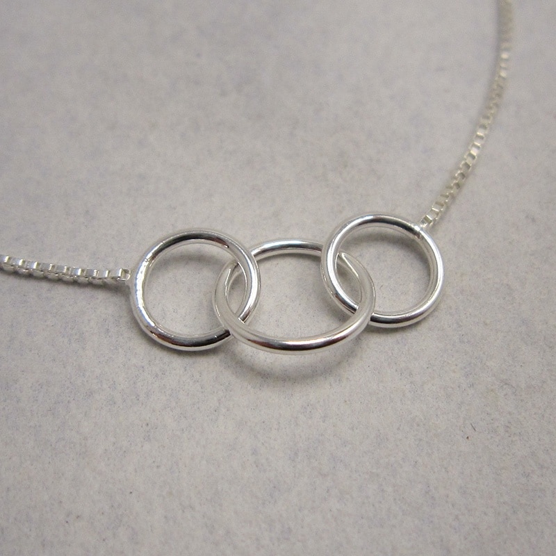 Sterling Silver Box Chain Bracelet with 3 Rings 17.5cms extending to 20cms - Image 2