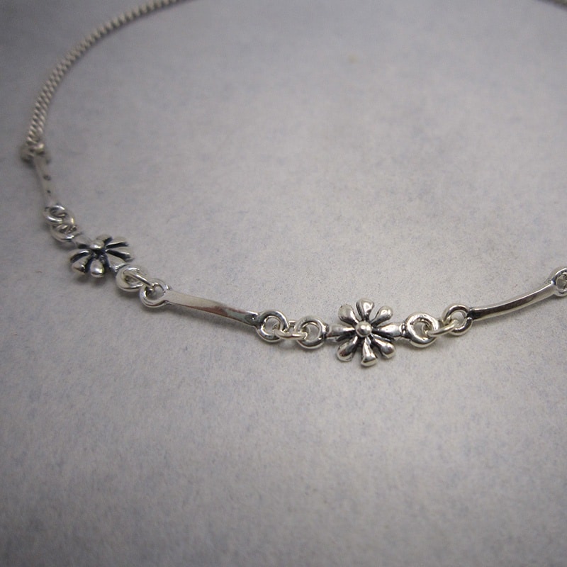 Sterling Silver Chain Anklet with 3 Flowers 25cms extending to 27.5cms - Image 2