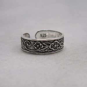 sterling silver oxidized flower toe ring