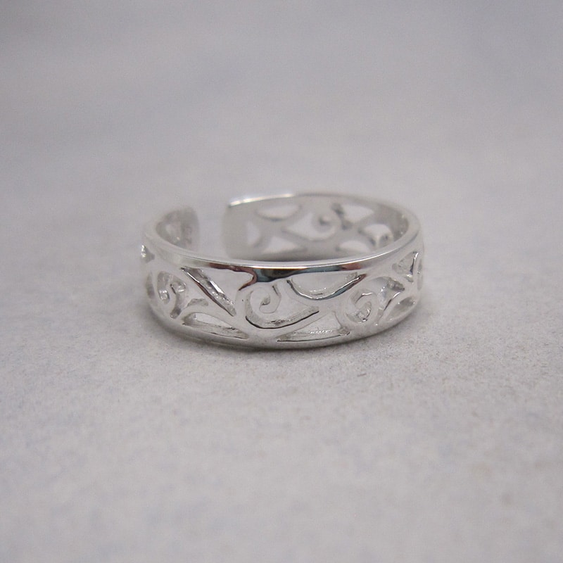 sterling silver toe ring open swirl design